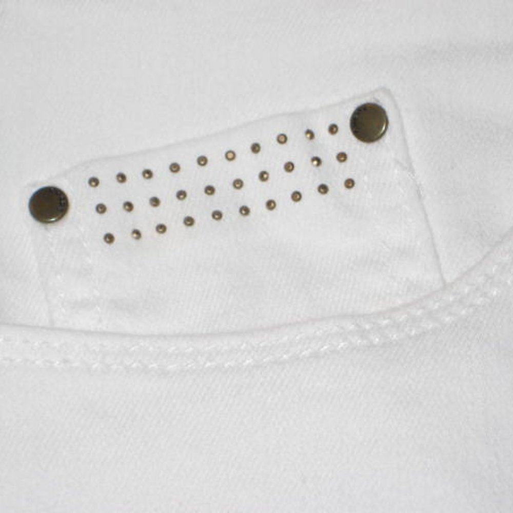 Chicos White Ankle Size 2.5 Platinum Skimmer 14 Embellished Studs Pocket Jeweled - Picture 2 of 14